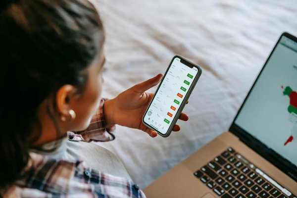 Location meublée de courte durée : un investissement rentable ou un risque à éviter ?